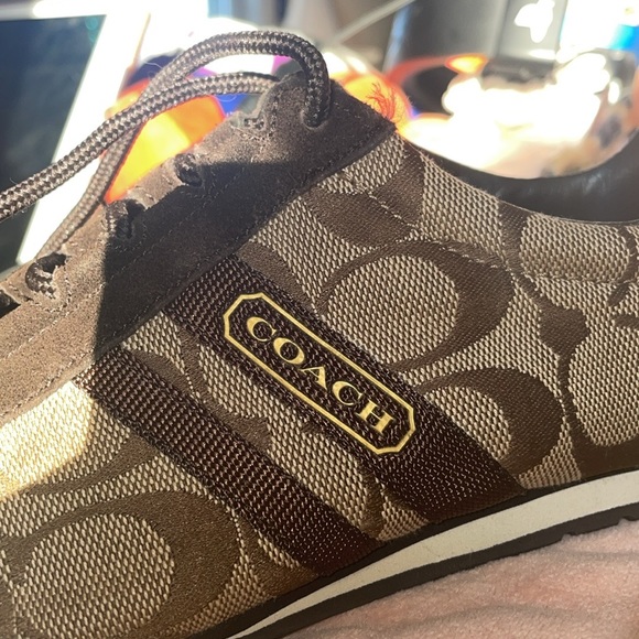Coach shoes size 6 and a half USA - Picture 3 of 7